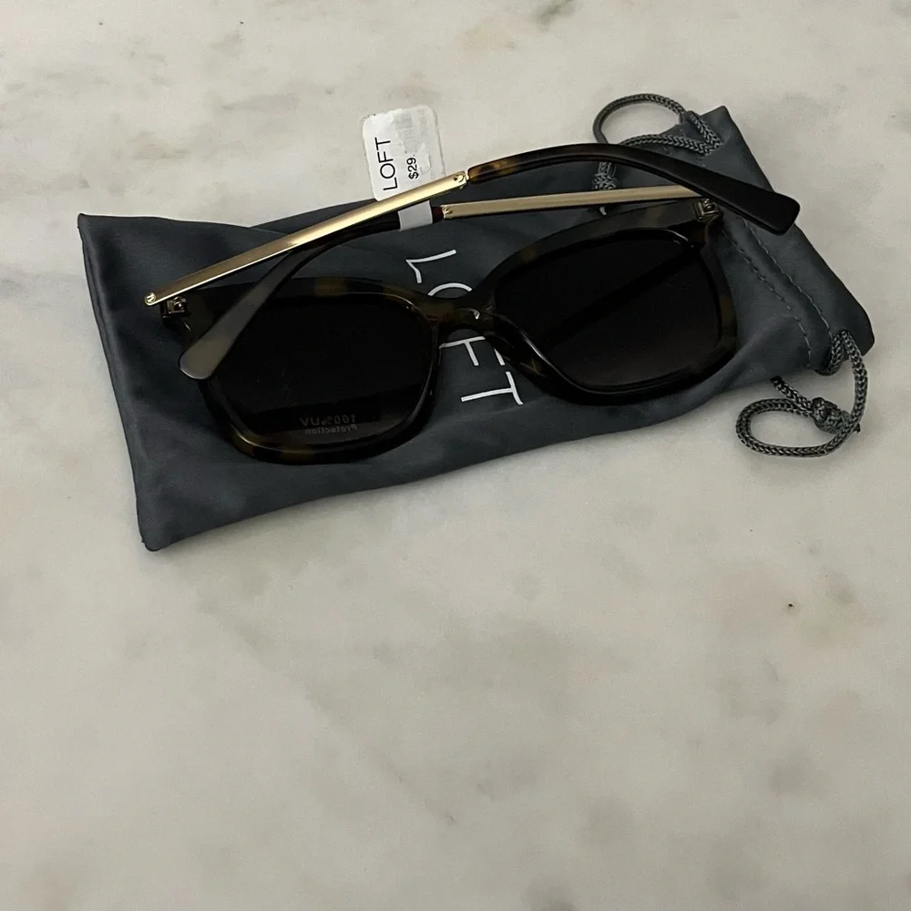 🆕 Loft dark tortoise brown and gold arm sunglasses with grey soft case